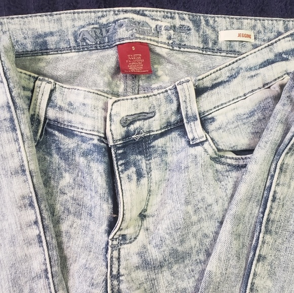 JEANS - Picture 2 of 2